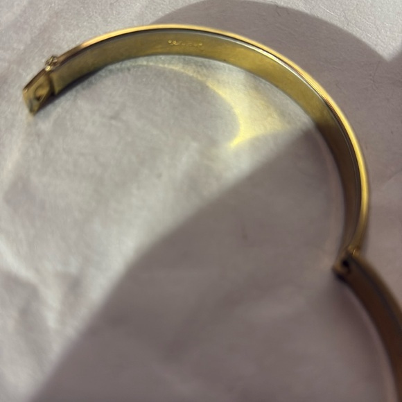 Beautiful Etched 18k RGP  Gold Bracelet with Snap Closure - Picture 6 of 13